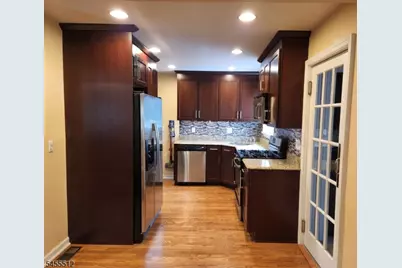 961 Crestwood Rd, Scotch Plains Township, NJ 07076 - Photo 2