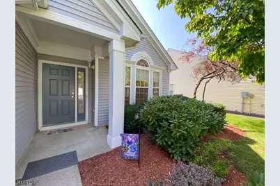 112 Kensington Cir, White Township, NJ 07823 - Photo 2