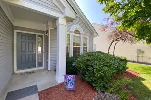 112 Kensington Cir, White Township, NJ 07823 - Photo 2