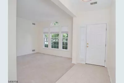112 Kensington Cir, White Township, NJ 07823 - Photo 8