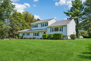 672 Thruway Dr, Bridgewater, NJ 08807 - Photo 2