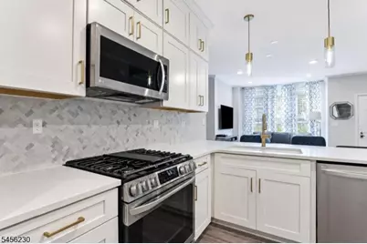 78 Leahy Dr, Wood Ridge, NJ 07075 - Photo 8
