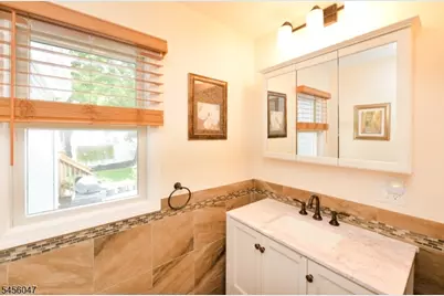 56 Schuyler Ave, Pompton Lakes, NJ 07442 - Photo 12