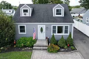 56 Schuyler Ave, Pompton Lakes, NJ 07442 - Photo 2