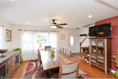 56 Schuyler Ave, Pompton Lakes, NJ 07442 - Photo 6