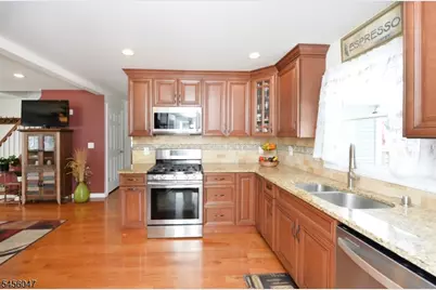 56 Schuyler Ave, Pompton Lakes, NJ 07442 - Photo 8