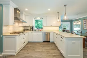 25 Crestwood Ave W, Fairfield, NJ 07004 - Photo 10