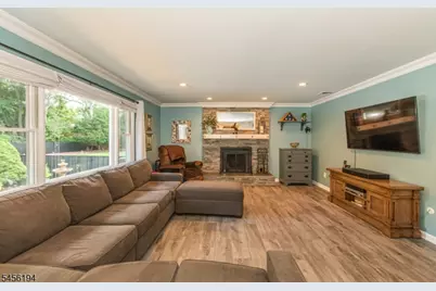 25 Crestwood Ave West, Fairfield, NJ 07004 - Photo 18