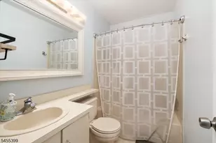 4 Pear Tree Ln, Franklin Township, NJ 08823 - Photo 18