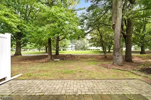 4 Pear Tree Ln, Franklin Township, NJ 08823 - Photo 26