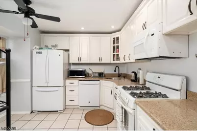 4 Pear Tree Ln, Franklin Township, NJ 08823 - Photo 4