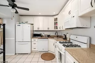 4 Pear Tree Ln, Franklin Township, NJ 08823 - Photo 4