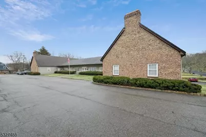 10 Shawnee Dr, Watchung, NJ 07069 - Photo 2