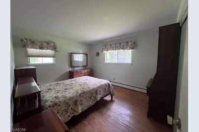 194 Tomahawk Trl, Byram Township, NJ 07871 - Photo 8