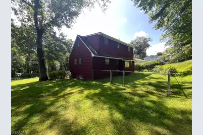 194 Tomahawk Trl, Byram Township, NJ 07871 - Photo 14