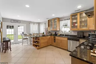531 Manor Rd, Beverly, NJ 08010 - Photo 8