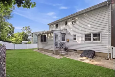 518 Orchard Pl, Old Bridge Township, NJ 08879 - Photo 4