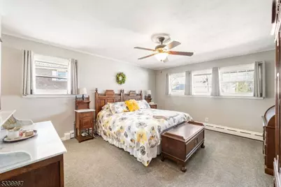1015 Georgian Dr, Linden, NJ 07036 - Photo 16
