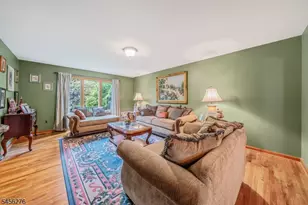 11 Ledgerock Ct, Parsippany, NJ 07950 - Photo 8