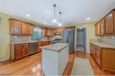 11 Ledgerock Ct, Parsippany, NJ 07950 - Photo 12