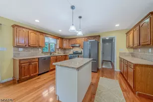 11 Ledgerock Ct, Parsippany, NJ 07950 - Photo 12