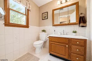 11 Ledgerock Ct, Parsippany, NJ 07950 - Photo 22