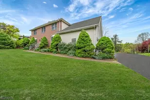 11 Ledgerock Ct, Parsippany, NJ 07950 - Photo 4