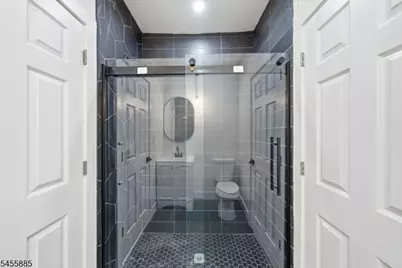 66 Girard Pl, Newark, NJ 07108 - Photo 6