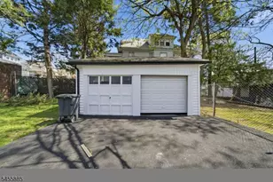 66 Girard Pl, Newark, NJ 07108 - Photo 30