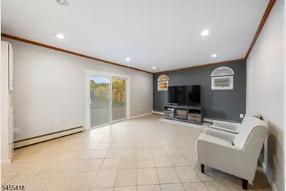 856 Mitchell Ave, Union Township, NJ 07083 - Photo 10