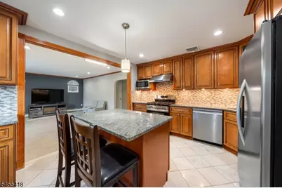 856 Mitchell Ave, Union Township, NJ 07083 - Photo 8