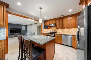 856 Mitchell Ave, Union Township, NJ 07083 - Photo 8