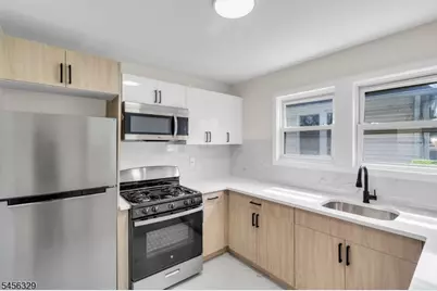 15 Cottage Pl, East Orange, NJ 07017 - Photo 2