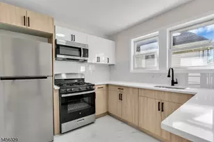 15 Cottage Pl, East Orange, NJ 07017 - Photo 2