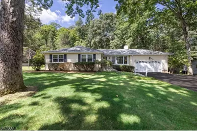 629 Lawlins Rd, Wyckoff Township, NJ 07481 - Photo 1