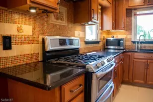 30 Carlson Pl, Parsippany, NJ 07034 - Photo 6