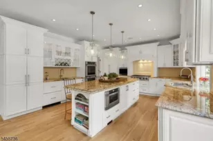 41 Chapin Ln, Bernards Township, NJ 07931 - Photo 10