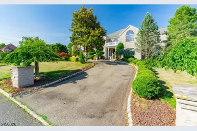 3 Topaz Ct, Marlboro Township, NJ 07746 - Photo 8