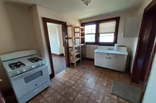 82 Roosevelt Ave, Belleville, NJ 07109 - Photo 4