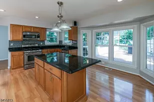 9 Chipwood Ln, North Brunswick Township, NJ 08902 - Photo 10