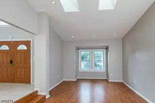 9 Chipwood Ln, North Brunswick Township, NJ 08902 - Photo 6