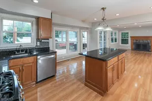 9 Chipwood Ln, North Brunswick Township, NJ 08902 - Photo 14