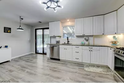 2758 Larchmont Rd, Union Township, NJ 07083 - Photo 14