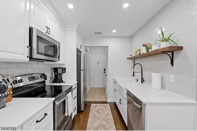 555 Riverside Ave #12, Rutherford, NJ 07070 - Photo 4