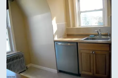 301 Penfield Pl, Dunellen, NJ 08812 - Photo 2
