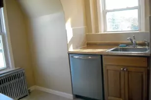 301 Penfield Pl, Dunellen, NJ 08812 - Photo 2