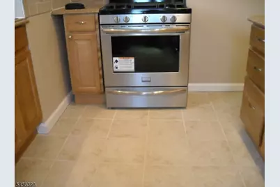 301 Penfield Pl, Dunellen, NJ 08812 - Photo 6