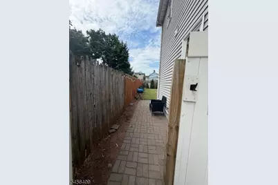 24 Welton St, New Brunswick, NJ 08901 - Photo 4