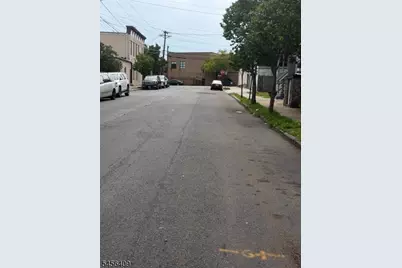 24 Welton St, New Brunswick, NJ 08901 - Photo 8