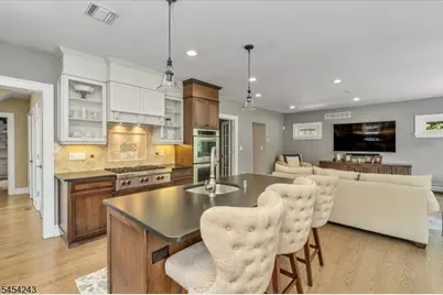 8 Doering Way, Cranford Township, NJ 07016 - Photo 10